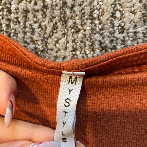 My Style • Orange Sweater - Picture 3 of 4